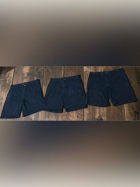 Old Navy Men’s Navy Blue Lot of 3 Size 33 Slim Shorts
